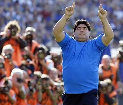 Maradona in tricoul Braziliei, "mana lui Dumnezeu" si cantecul "Marado, Marado!" Vezi cele mai tari clipuri cu Maradona! VIDEO_4