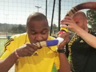 
	VIDEO Africanii i-au facut lui Zidane o vuvuzela speciala: Vezi cum arata Zizouzela!

