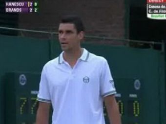 
	VIDEO Hanescu si-a iesit din minti la Wimbledon! I-a injurat pe spectatori si s-a retras!
