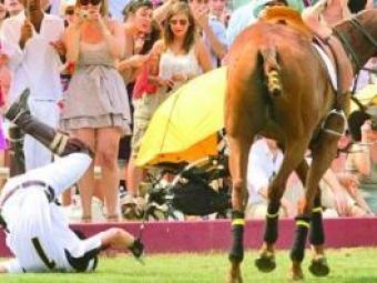 
	VIDEO: Printul Harry a cazut de pe un cal mare :)

