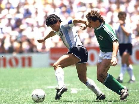 Bild: "Maradona, antrenor sau marioneta?" Cele mai nebune reactii de la Mondiale:_16
