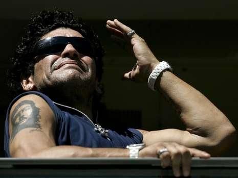 Bild: "Maradona, antrenor sau marioneta?" Cele mai nebune reactii de la Mondiale:_7