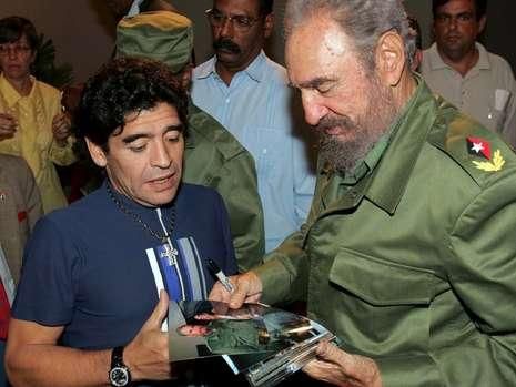 Bild: "Maradona, antrenor sau marioneta?" Cele mai nebune reactii de la Mondiale:_9