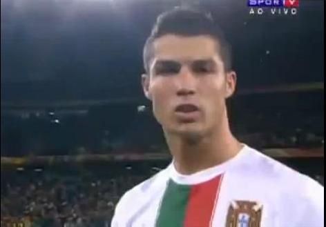 CR0! Ronaldo pleaca rusinos de la CM! A scuipat un cameraman!_2