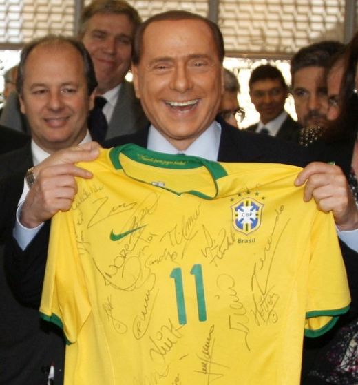 POZA ZILEI: Berlusconi s-a dat cu Brazilia!_2