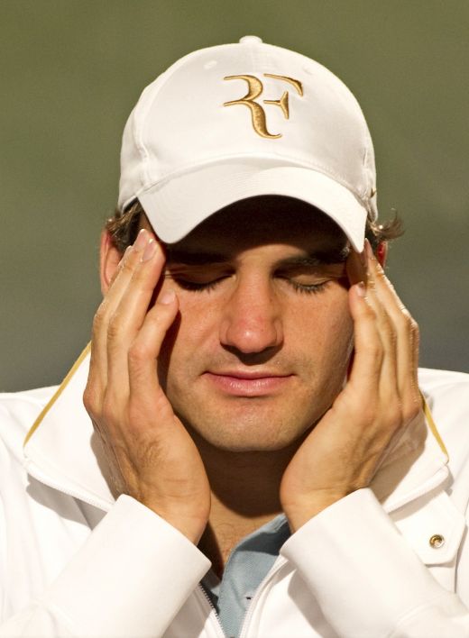 FOTO Federer, cu ochii in lacrimi! A ajuns pe 3 in clasamentul ATP! Vezi ce probleme are!_4