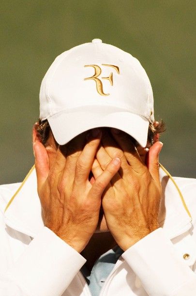 FOTO Federer, cu ochii in lacrimi! A ajuns pe 3 in clasamentul ATP! Vezi ce probleme are!_7