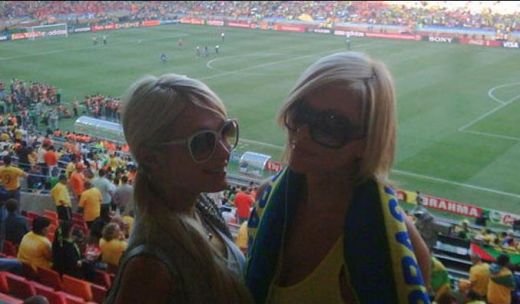 Paris Hilton a fost ARESTATA la meciul Brazilia - Olanda pentru posesie de droguri!_2