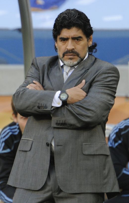 Cel mai EMOTIONANT clip al Mondialului! Maradona a PLANS de rusine in bratele fiicei lui sub ochii lui Low!_1