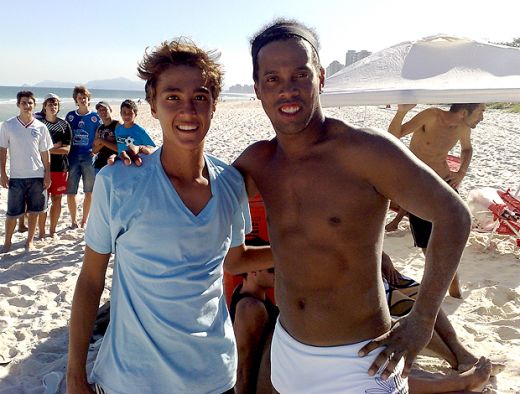 Ronaldinho si Romarinho, SHOW pe plaja in Brazilia! Ronaldinho ar putea semna cu Flamengo!_4