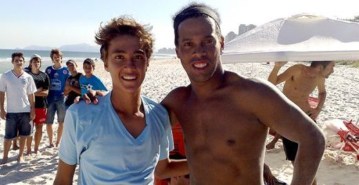 Ronaldinho si Romarinho, SHOW pe plaja in Brazilia! Ronaldinho ar putea semna cu Flamengo!_7