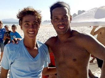 
	Ronaldinho si Romarinho, SHOW pe plaja in Brazilia! Ronaldinho ar putea semna cu Flamengo!
