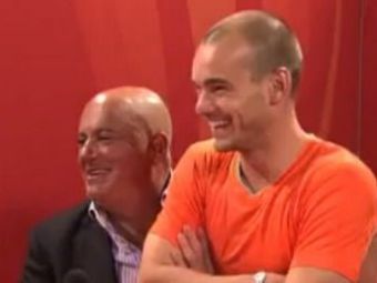 
	VIDEO: Imagine soc la TV in Olanda: Sneijder in bratele unui barbat!

