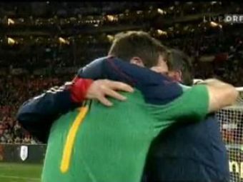 
	VIDEO / LACRIMI de fericire! Iker Casillas a plans ca un copil! Vezi ce record a spart!
