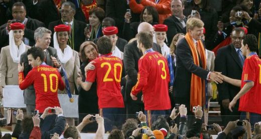 Cum s-au bucurat spaniolii in vestiar alaturi de Regina Sofia si Nadal! FOTO_9