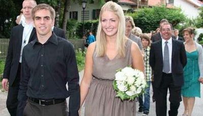 
	Philipp Lahm s-a casatorit cu frumoasa&nbsp;Claudia! Vezi POZE:
