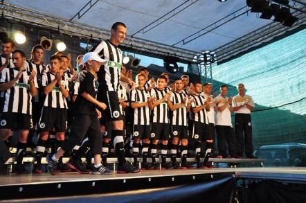 VIDEO: U Cluj si-a prezentat oficial lotul pentru noul sezon! Cristi Dulca, OUT de la 'U'_8