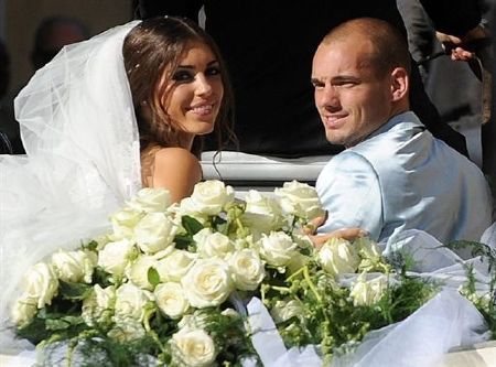 VIDEO / Sneijder a avut o nunta de VIS cu frumoasa Yolanthe! Vezi cum s-au imbracat Chivu si Adelina:_16