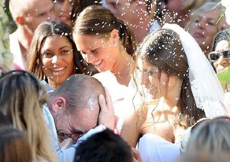 VIDEO / Sneijder a avut o nunta de VIS cu frumoasa Yolanthe! Vezi cum s-au imbracat Chivu si Adelina:_20