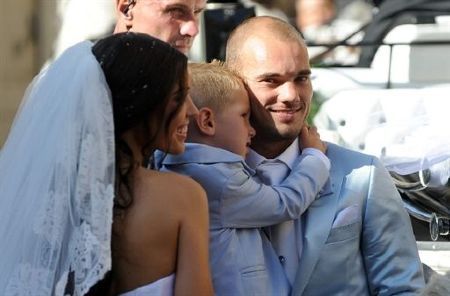 VIDEO / Sneijder a avut o nunta de VIS cu frumoasa Yolanthe! Vezi cum s-au imbracat Chivu si Adelina:_21