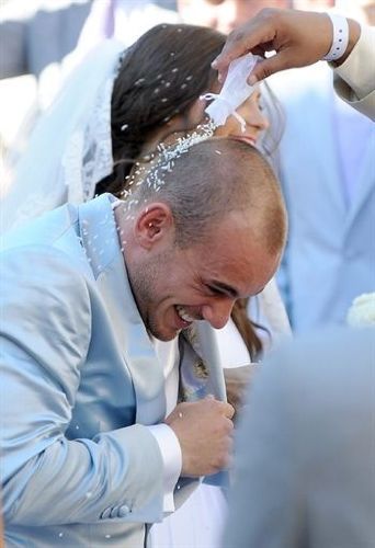 VIDEO / Sneijder a avut o nunta de VIS cu frumoasa Yolanthe! Vezi cum s-au imbracat Chivu si Adelina:_24