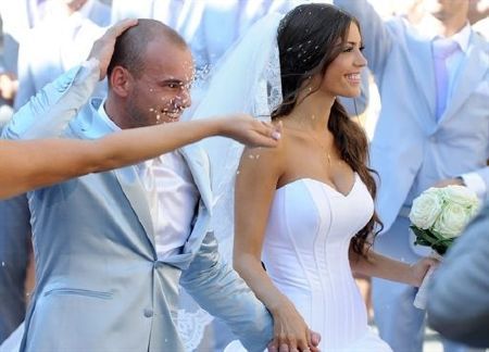 VIDEO / Sneijder a avut o nunta de VIS cu frumoasa Yolanthe! Vezi cum s-au imbracat Chivu si Adelina:_25