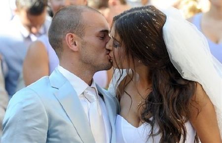 VIDEO / Sneijder a avut o nunta de VIS cu frumoasa Yolanthe! Vezi cum s-au imbracat Chivu si Adelina:_6