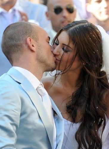 VIDEO / Sneijder a avut o nunta de VIS cu frumoasa Yolanthe! Vezi cum s-au imbracat Chivu si Adelina:_8