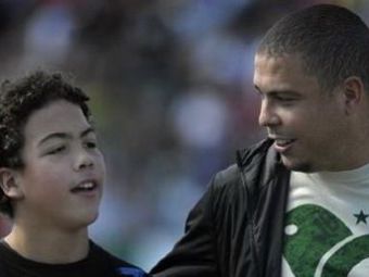 
	SUPER FOTO: Asa arata Ronald, fiul lui Ronaldo!
