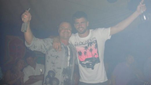 FOTO: Nicu Gheara a dat o SUPER petrecere la Ibiza cu Puyol, Fabregas, Pique si Shakira!_8