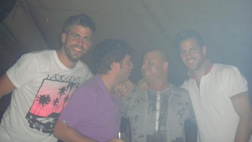 FOTO: Nicu Gheara a dat o SUPER petrecere la Ibiza cu Puyol, Fabregas, Pique si Shakira!_9