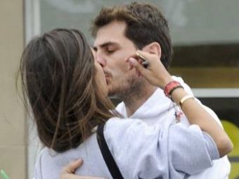 
	FOTO! Casillas a cerut-o in casatorie pe superba Sara Carbonero in vacanta la San Francisco!
