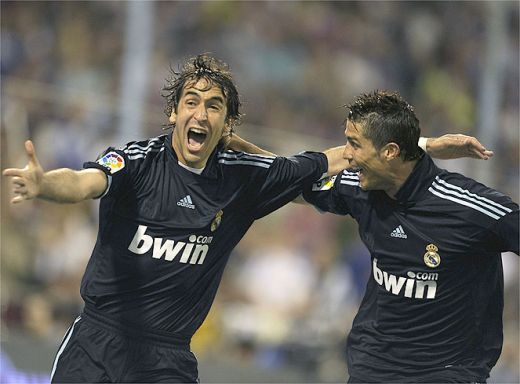 Vezi primul gol marcat de Raul pentru Real Madrid! 22 de poze cu RaulREAL_15