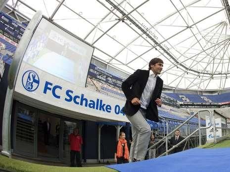 FOTO: Cat de RARA e imaginea asta: Raul, in tricoul lui Schalke! "Nu am nicio problema sa joc contra Realului"_10