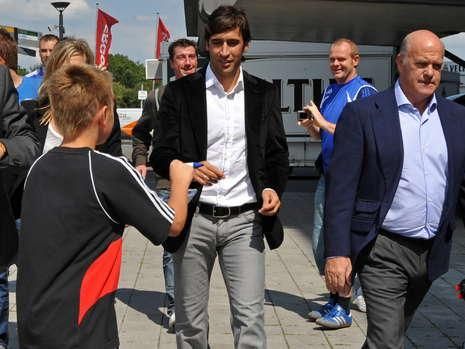 FOTO: Cat de RARA e imaginea asta: Raul, in tricoul lui Schalke! "Nu am nicio problema sa joc contra Realului"_15