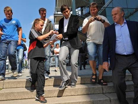 FOTO: Cat de RARA e imaginea asta: Raul, in tricoul lui Schalke! "Nu am nicio problema sa joc contra Realului"_17