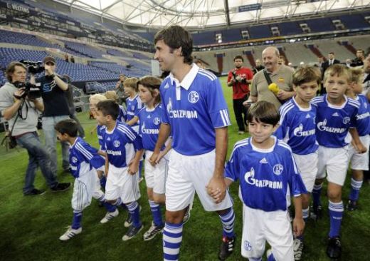 FOTO: Cat de RARA e imaginea asta: Raul, in tricoul lui Schalke! "Nu am nicio problema sa joc contra Realului"_22