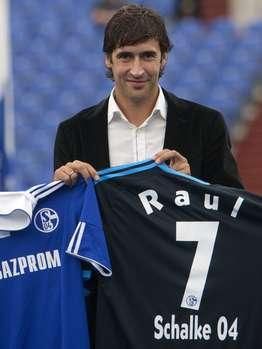 FOTO: Cat de RARA e imaginea asta: Raul, in tricoul lui Schalke! "Nu am nicio problema sa joc contra Realului"_7