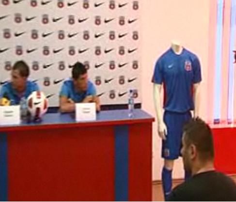 VIDEO: Steaua si-a tras echipament GALBEN! Vezi aici noile tricouri!_3
