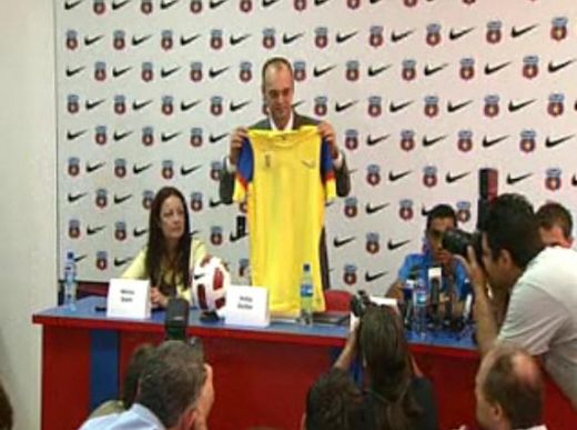 VIDEO: Steaua si-a tras echipament GALBEN! Vezi aici noile tricouri!_7