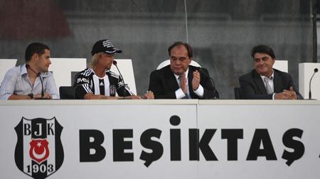Vezi cum a fost primit Guti de cei 20.000 de spectatori pe stadionul lui Besiktas! VIDEO_21
