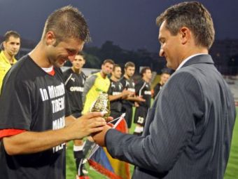 
	FOTO! Andrei Cristea a primit trofeul de golgeter al Ligii I!
