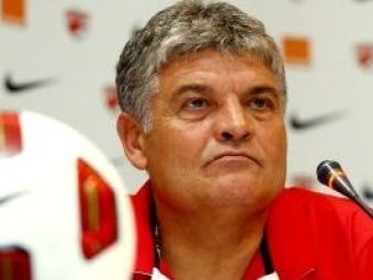 
	Andone: &quot;O sa-i fie greu lui Dumitrescu la Steaua! Fanii o sa-l vrea dupa ce va castiga 2, 3 meciuri&quot;
