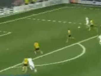 
	VIDEO: Pavlyuchenko inscrie un gol magnific si o salveaza pe Tottenham de la umilinta
