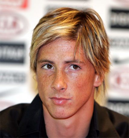 Torres s-a VOPSIT brunet! Blondele nu fac fata in Premier League:) Vezi toate look-urile lui Fernando!_1
