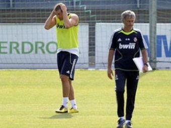 
	Mourinho catre Benzema: &quot;La 10 esti adormit iar la 11 te apuca din nou somnul!&quot;
