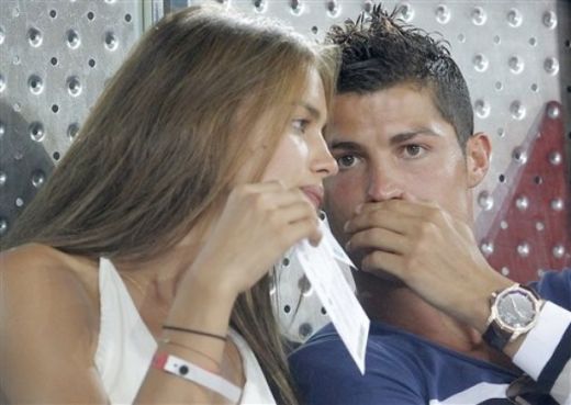 FOTO: O inseala Ronaldo pe Irina? Vezi cum s-au distrat cei doi la meciul de baschet dintre SUA si Spania!_14