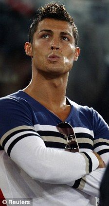 FOTO: O inseala Ronaldo pe Irina? Vezi cum s-au distrat cei doi la meciul de baschet dintre SUA si Spania!_3