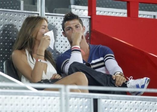 FOTO: O inseala Ronaldo pe Irina? Vezi cum s-au distrat cei doi la meciul de baschet dintre SUA si Spania!_7