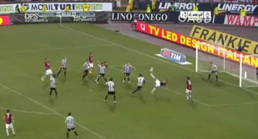 
	VIDEO Primul gol a fost SENZATIONAL in Serie A! Foarfeca superba reusita de un jucator de la Genoa!
